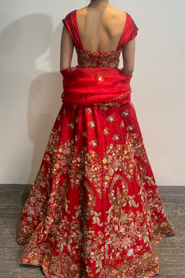 Shyamal Bhumika | Indian wedding dress red, Designer bridal lehenga choli,  Bridal dresses pakistan